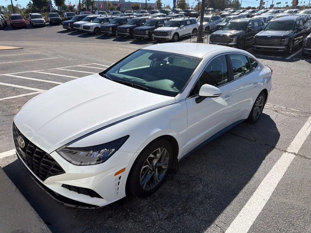 Used 2022 Gray Hyundai SEL image 2