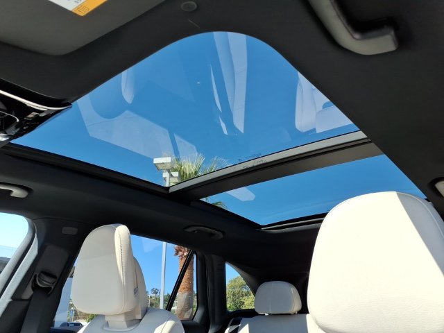 New 2027 Silver Mercedes-Benz GLC 300 image 15