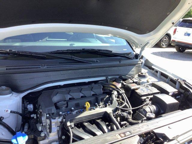 New 2026 Shimmering Silver Hyundai SEL image 12