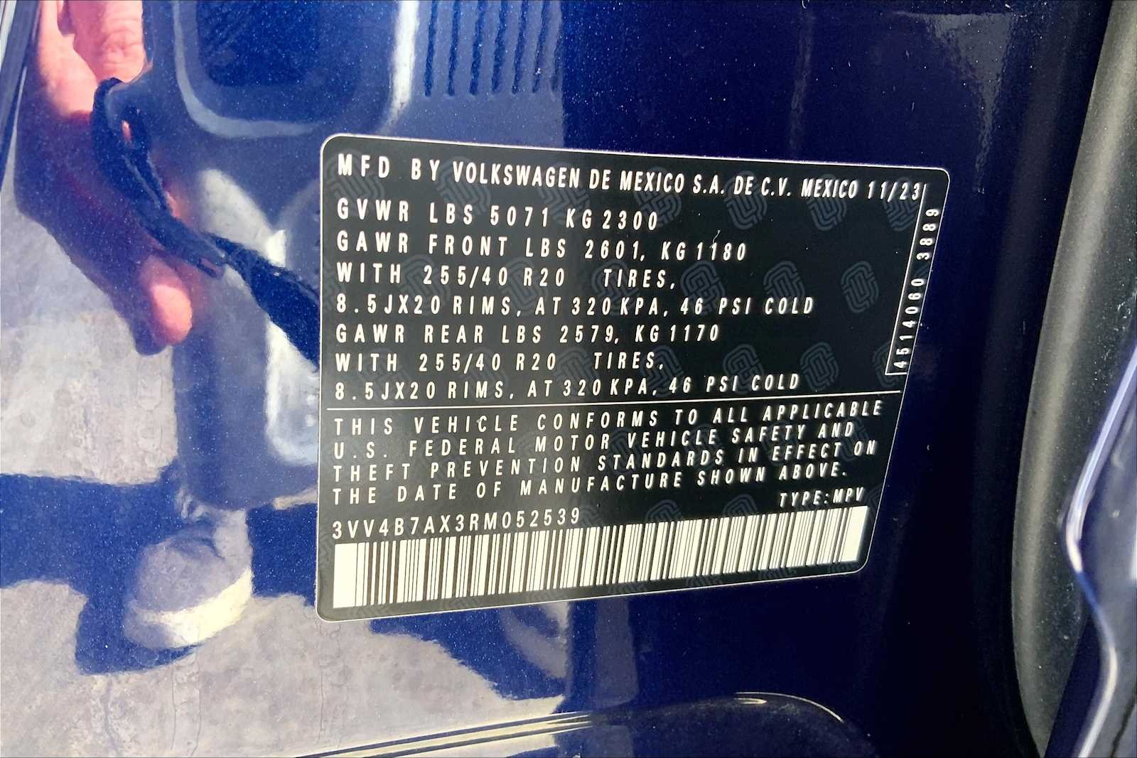 Used 2024 Atlantic Blue Metallic Volkswagen SEL R-Line image 30