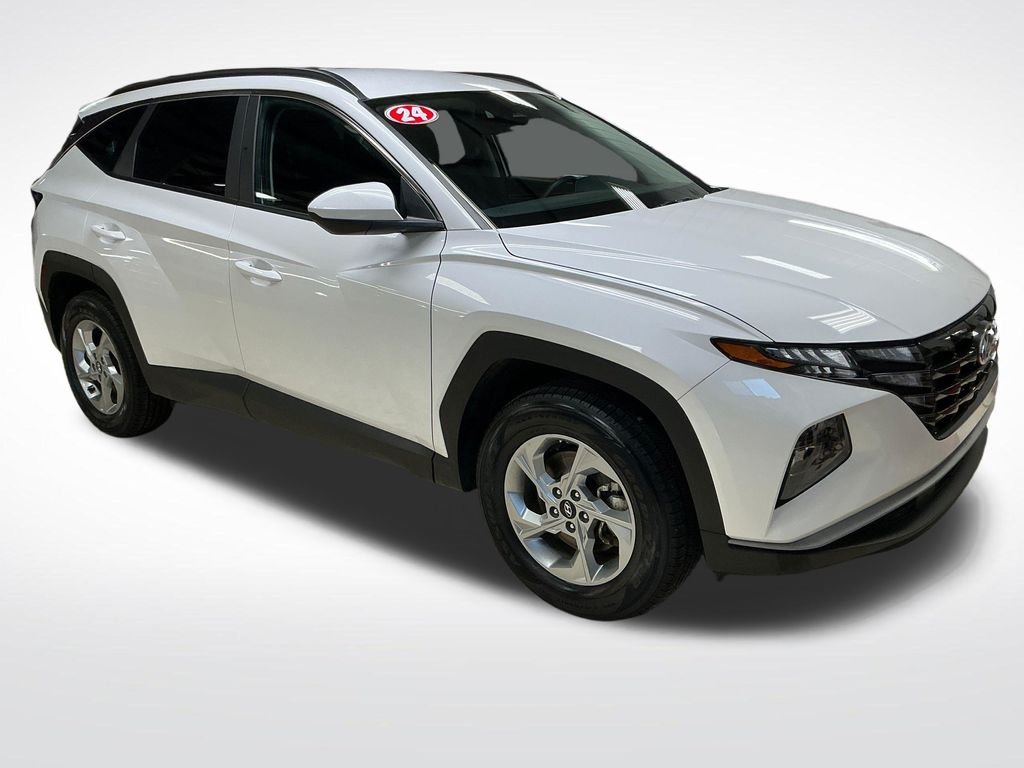 Used 2024 White Hyundai SEL image 10