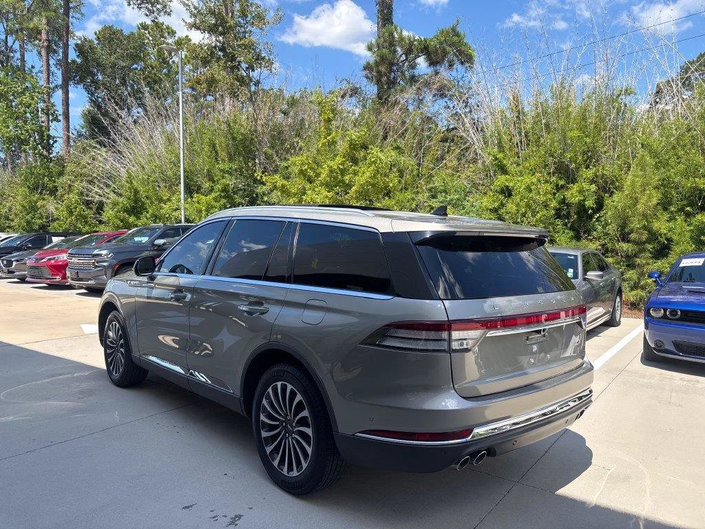Used 2023 Beige Lincoln Reserve image 21