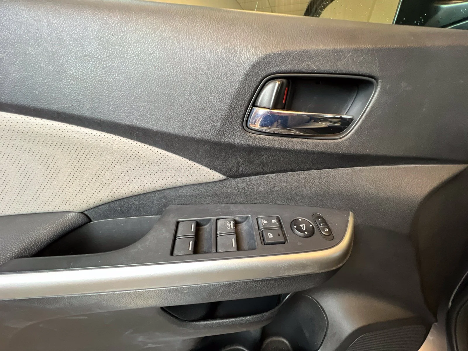 Used 2015 Gray Honda EX-L image 21