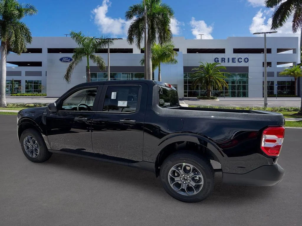 New 2026 Shadow Black Ford XLT image 5