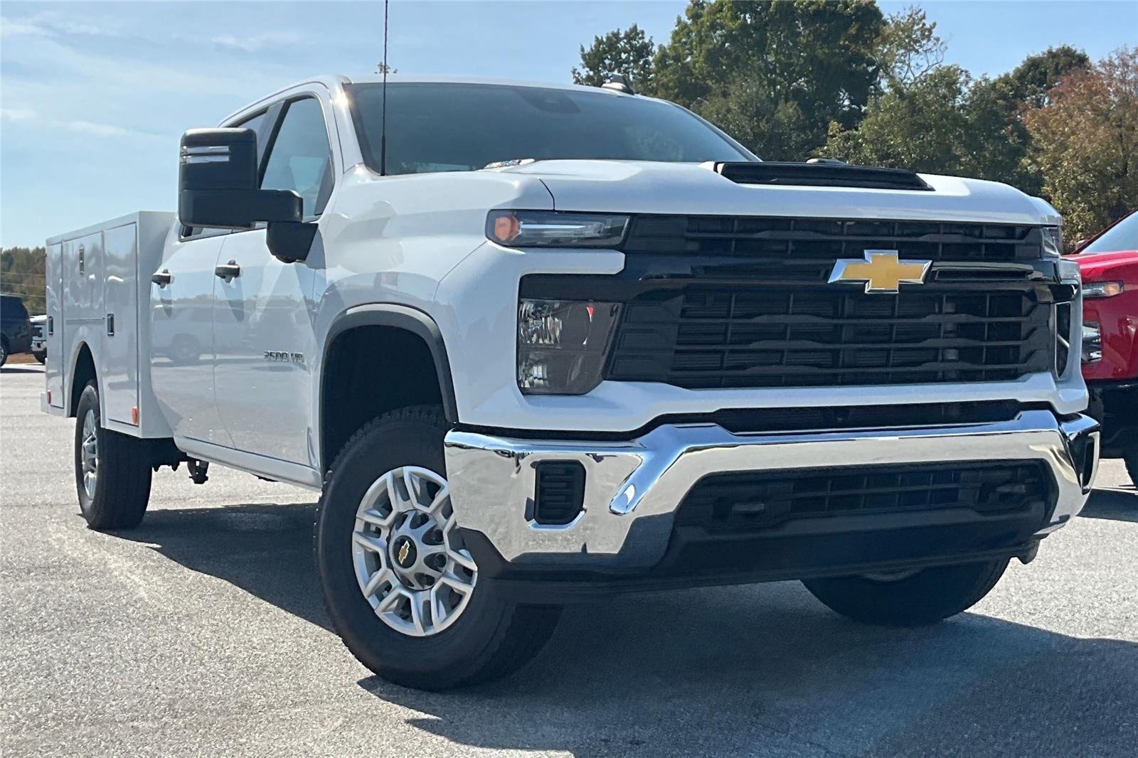 2025 Chevrolet Silverado 2500HD photo 2