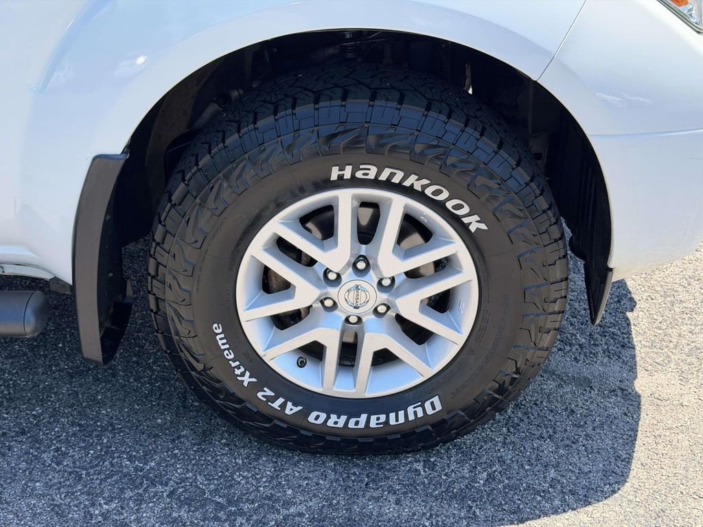 Used 2016 White Nissan SV image 24