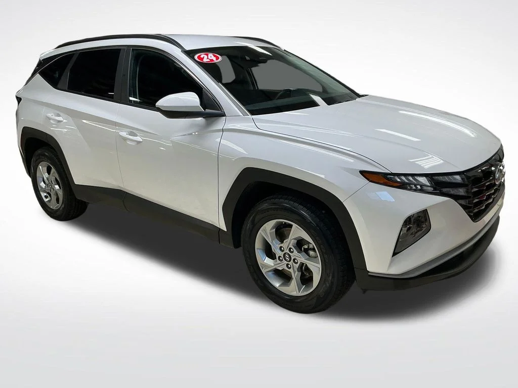 Used 2024 White Hyundai SEL image 10