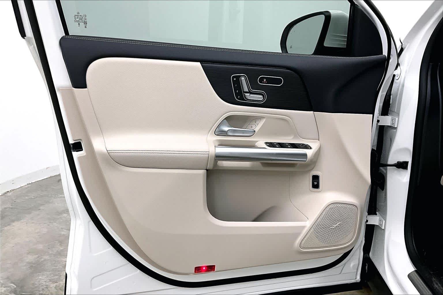 New 2026 Polar White Mercedes-Benz GLA 250 image 10