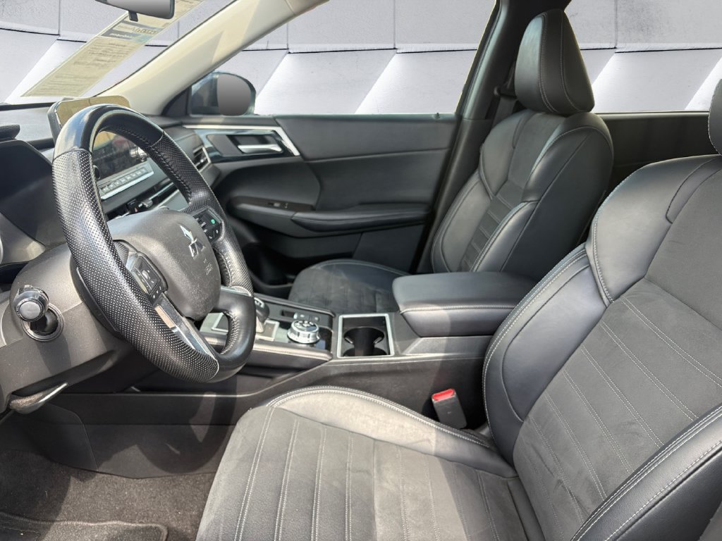 Used 2024 Blue Mitsubishi SE image 7