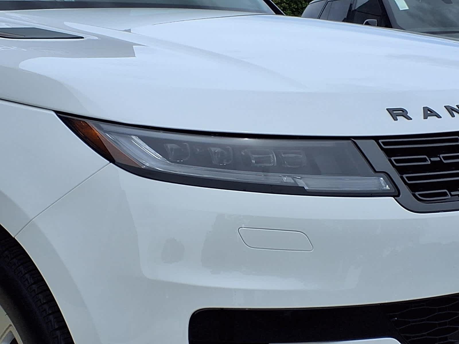New 2026 Fuji White Land Rover Dynamic SE image 5