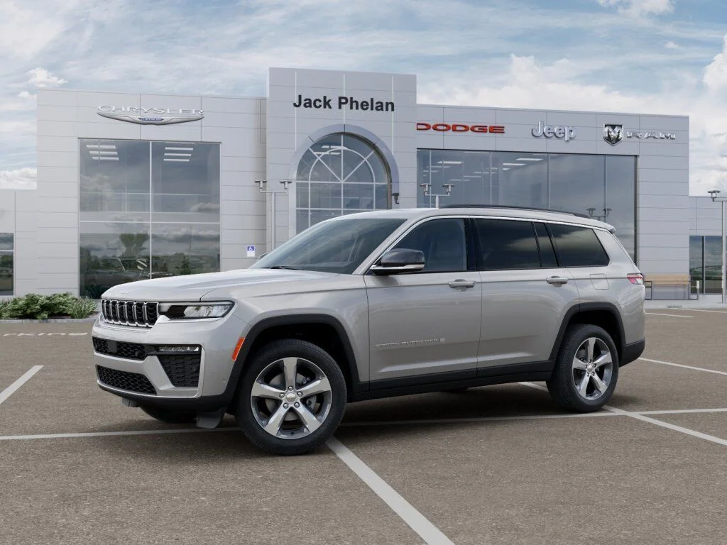 New 2026 Silver Zynith Exterior Paint Jeep Limited image 2