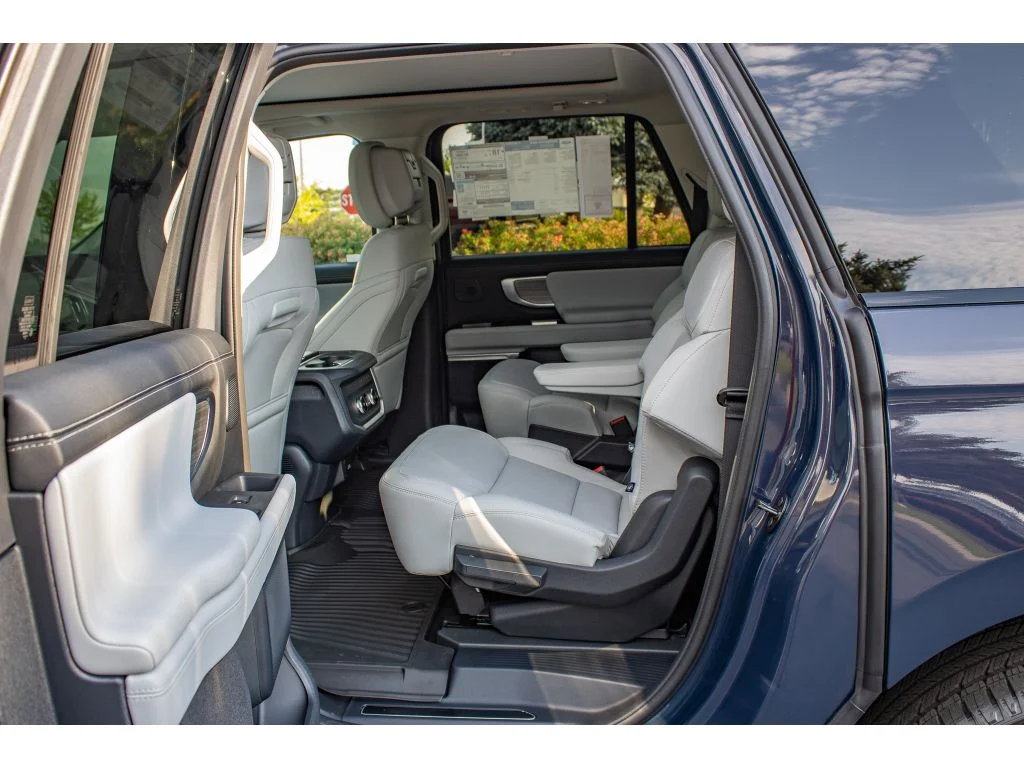 New 2027 Blue Ember Metallic Ford MAX Platinum image 23
