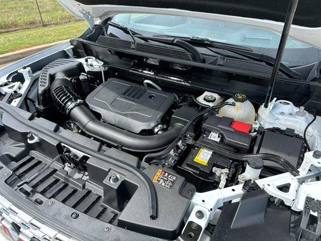 Used 2023 Summit White GMC Denali image 27