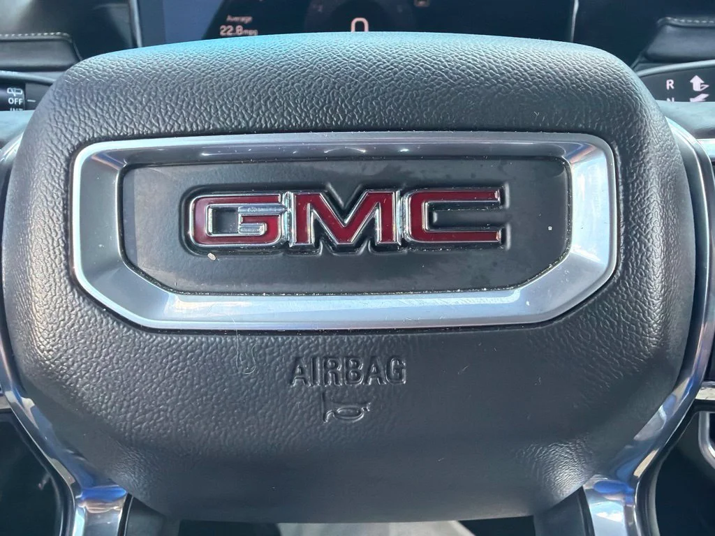 Used 2026 Ebony Twilight Metallic GMC Elevation image 13