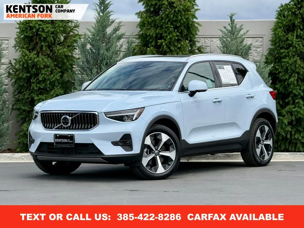 2025 Volvo XC40 B5 Plus Bright AWD's photo