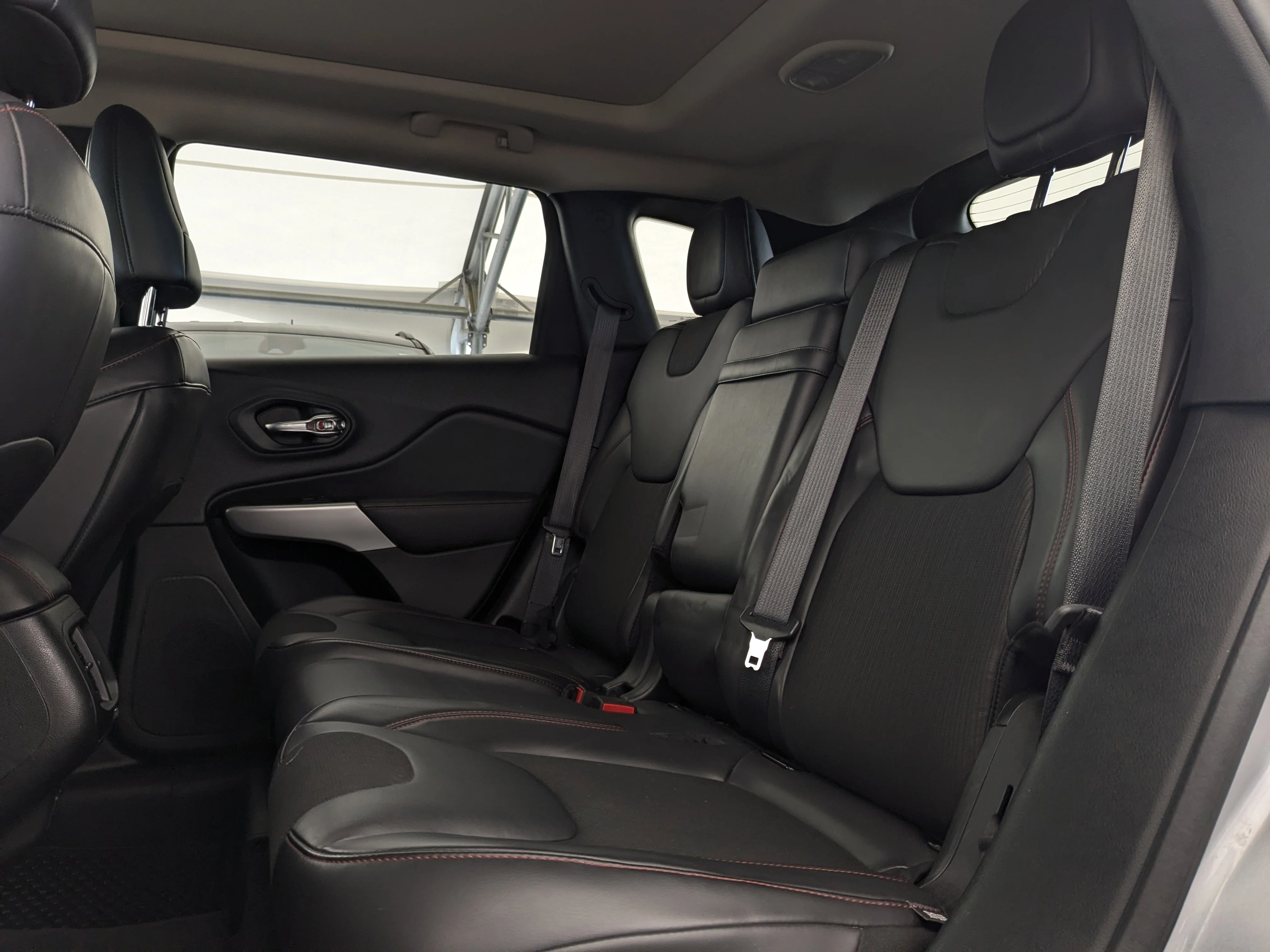 Used 2018 Grey Jeep Trailhawk - Cold Weather Pkg - Comfort Grp - Command View Sunroof - Napa Leather & More image 28