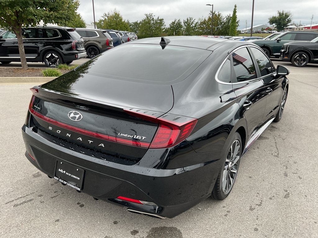 Used 2023 Onyx Black Hyundai Limited image 10