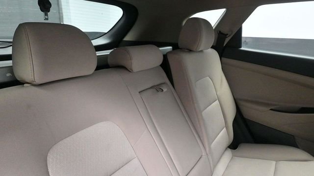 Used 2016 Red Hyundai Sport image 12