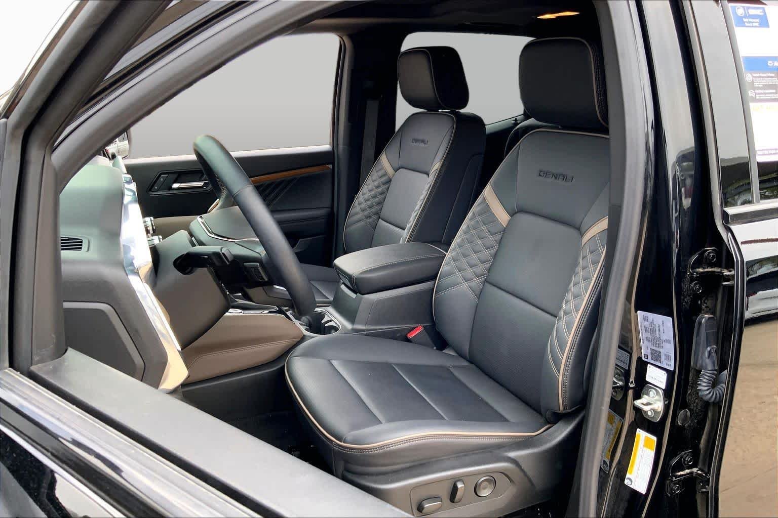 Used 2026 Onyx Black GMC 4WD Denali image 8