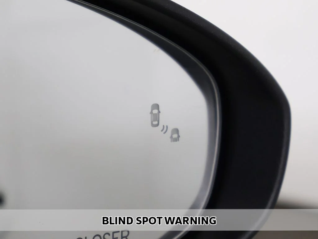 Used 2022 White Kia LXS image 4