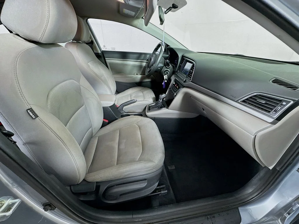 Used 2017 Gray Hyundai SE image 32