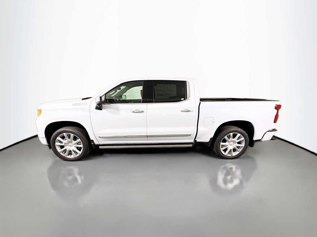 New 2026 Polar White Tricoat Chevrolet High Country image 4