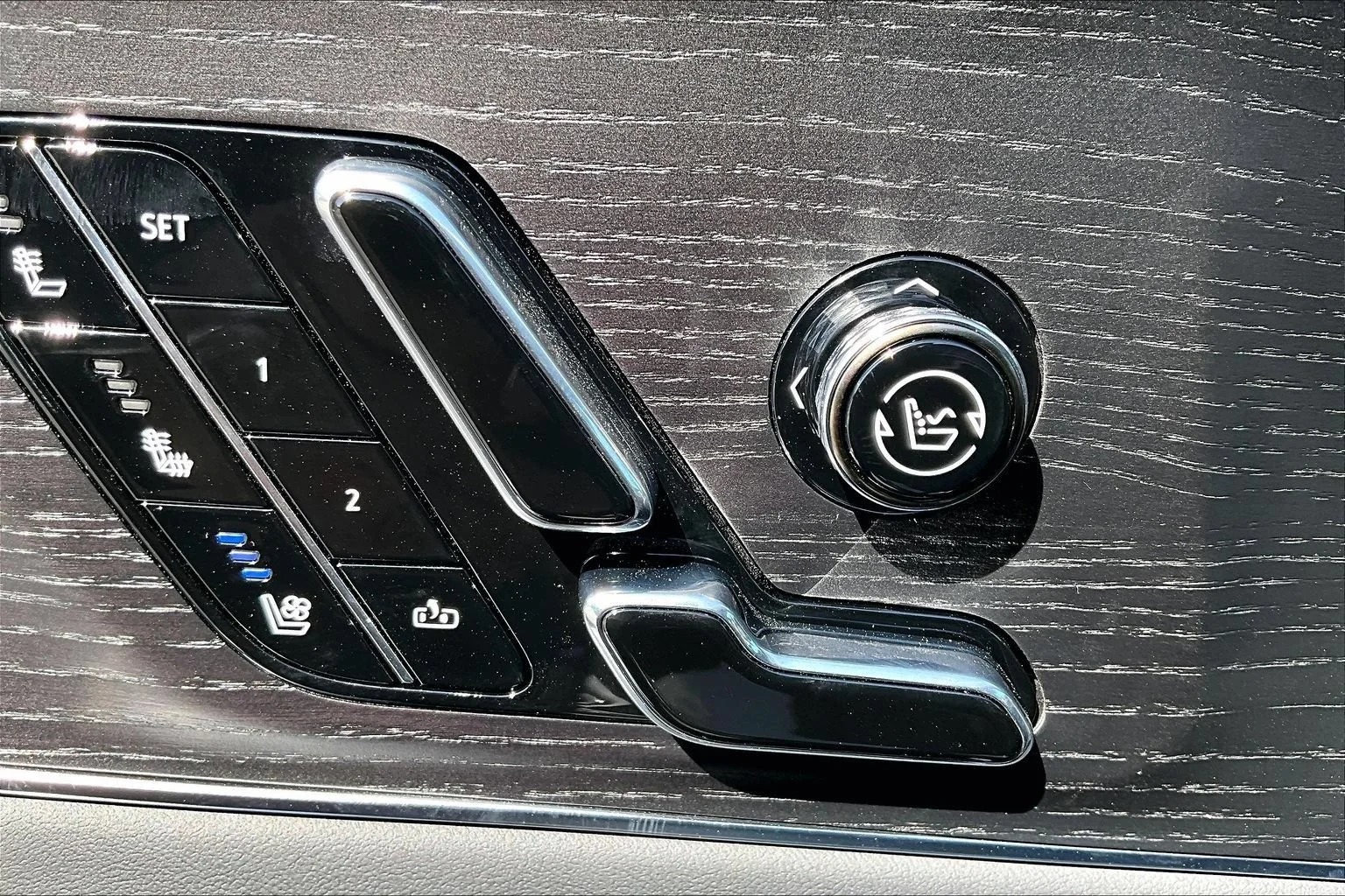 2027 Cadillac LYRIQ Signature Luxury - Photo 15
