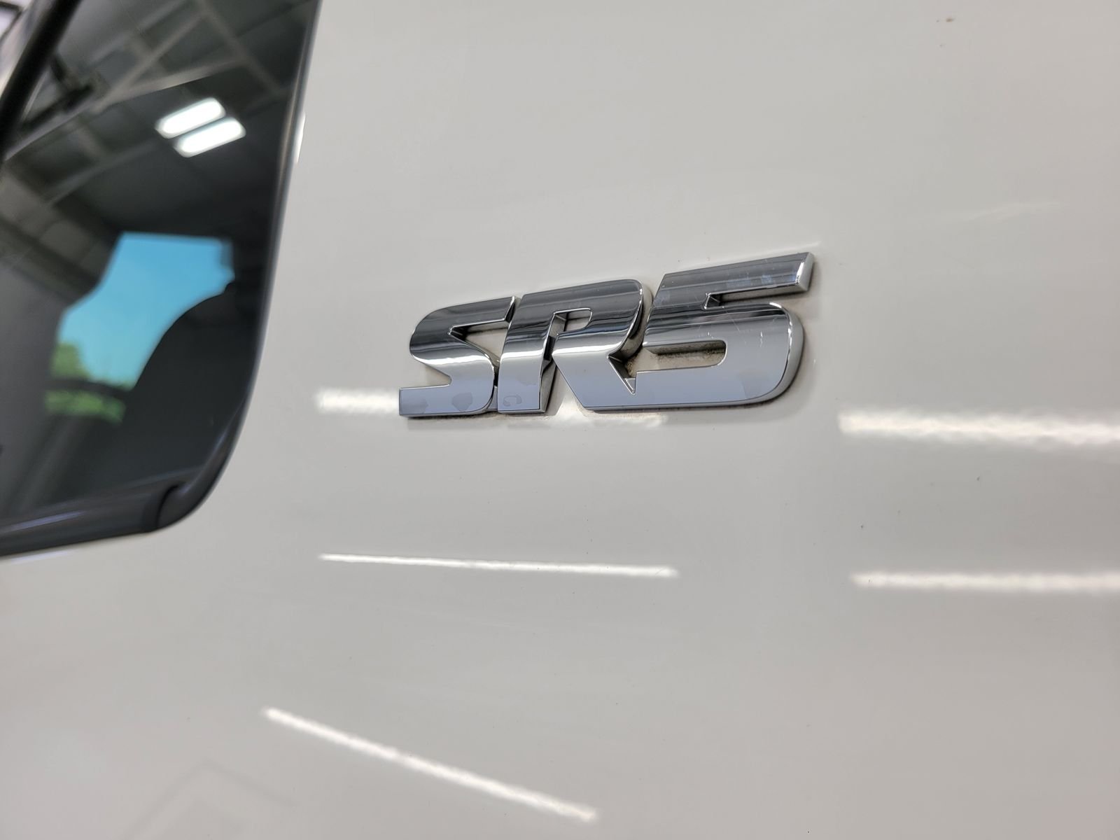 Used 2021 White Toyota SR5 image 33
