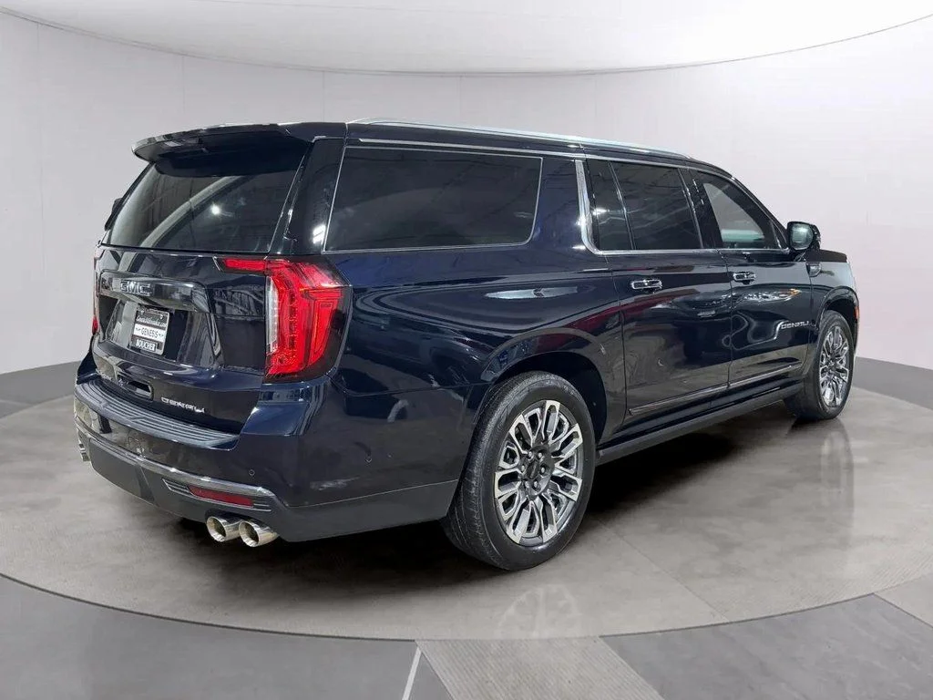 2023 GMC Yukon XL Denali Ultimate - Photo 3