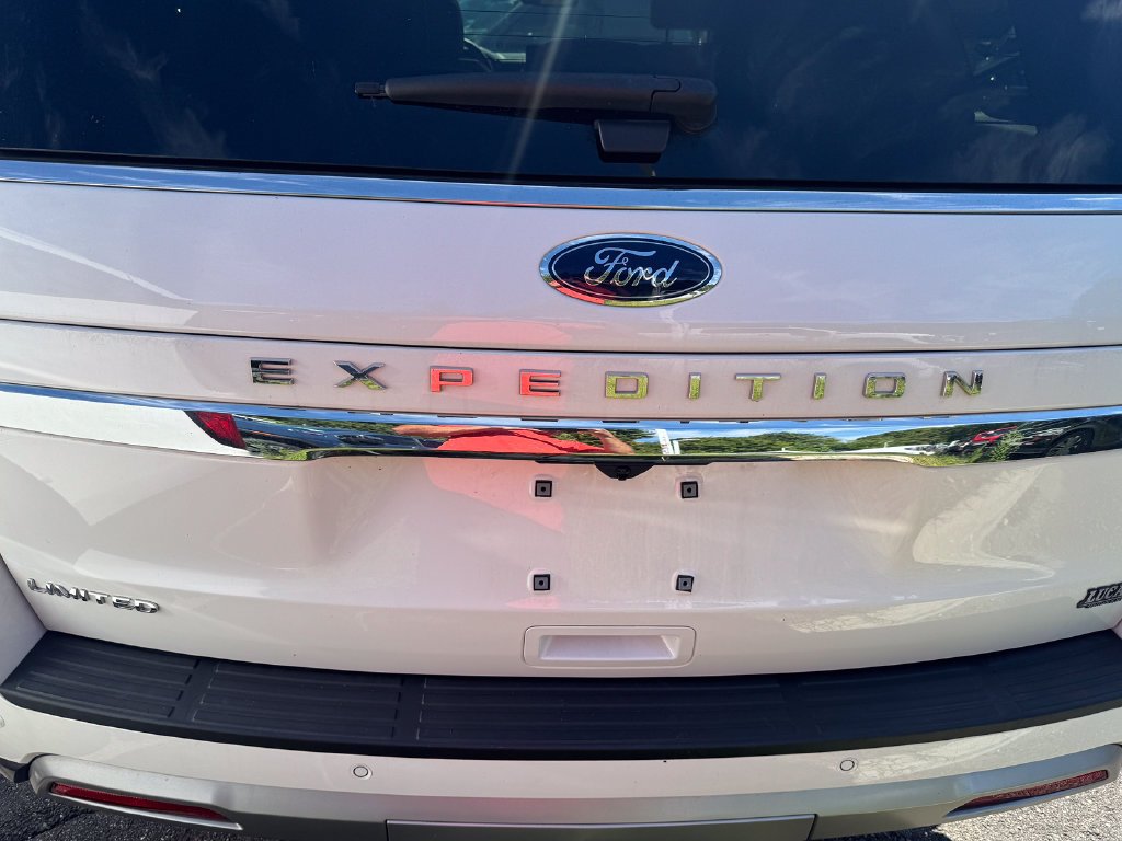 Used 2024 White Ford Limited image 41
