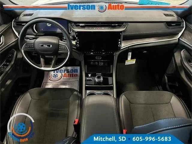 New 2026 Bright White Clearcoat Jeep Laredo image 27