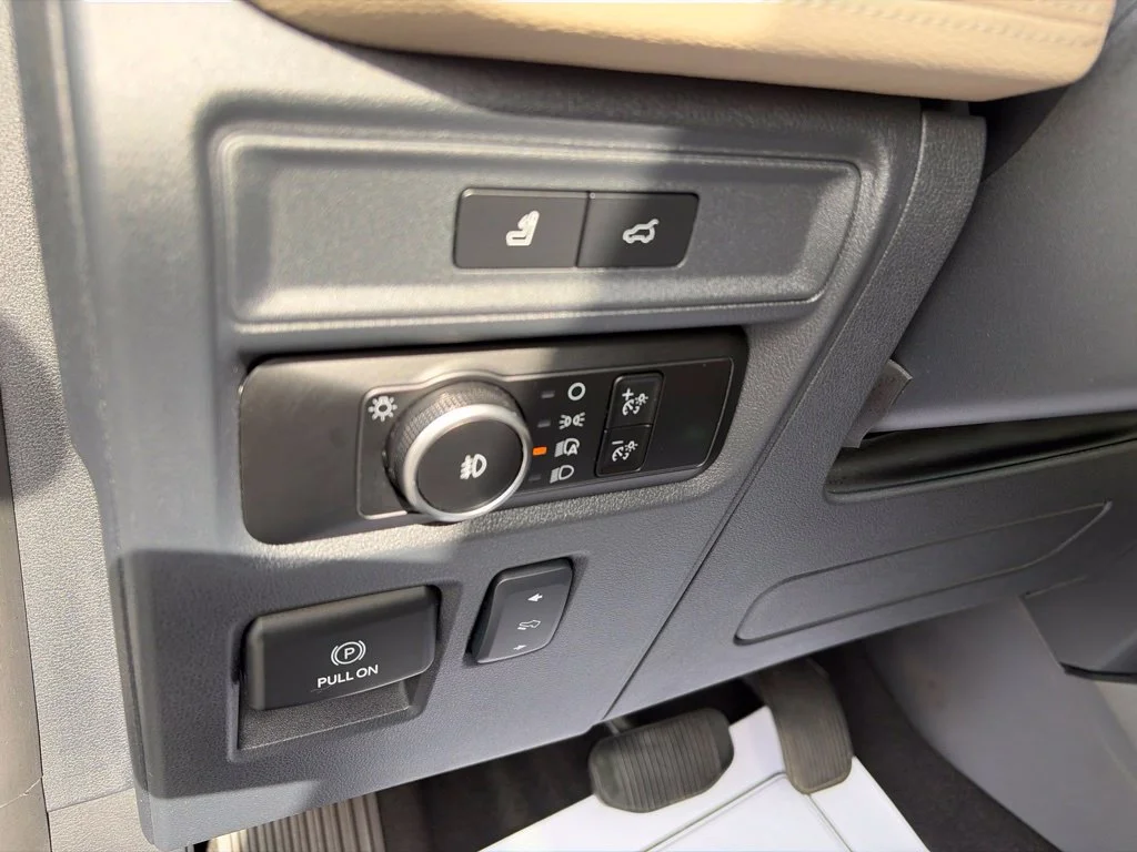 Used 2024 Oxford White Ford Limited image 18