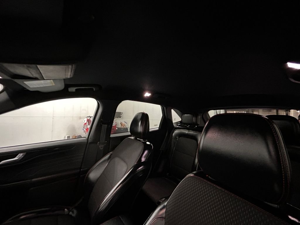 Used 2024 Gray Ford ST-Line image 25