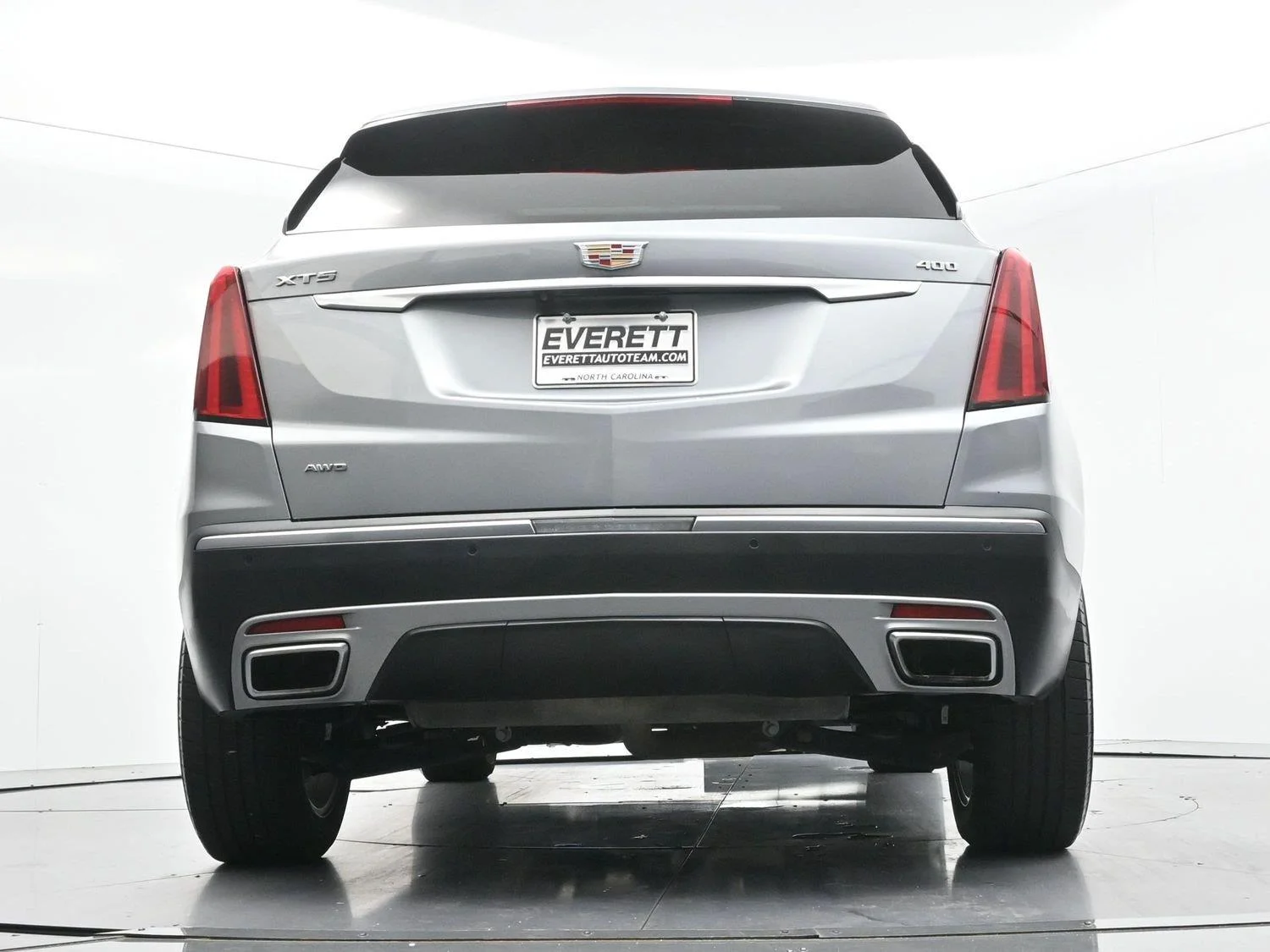 Used 2024 Argent Silver Metallic Cadillac Premium Luxury image 48