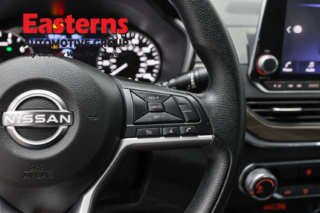 Used 2024 Gray Nissan 2.5 SV image 16