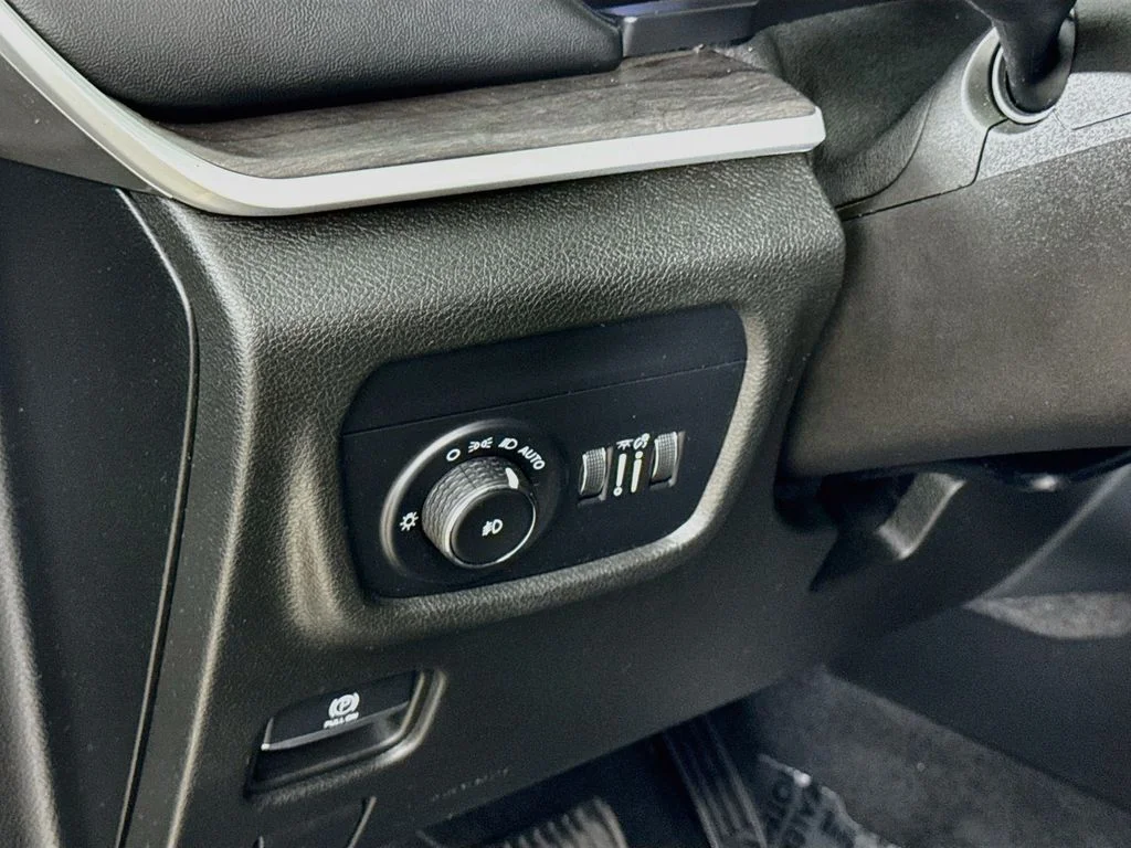 Used 2023 Gray Jeep Limited image 10