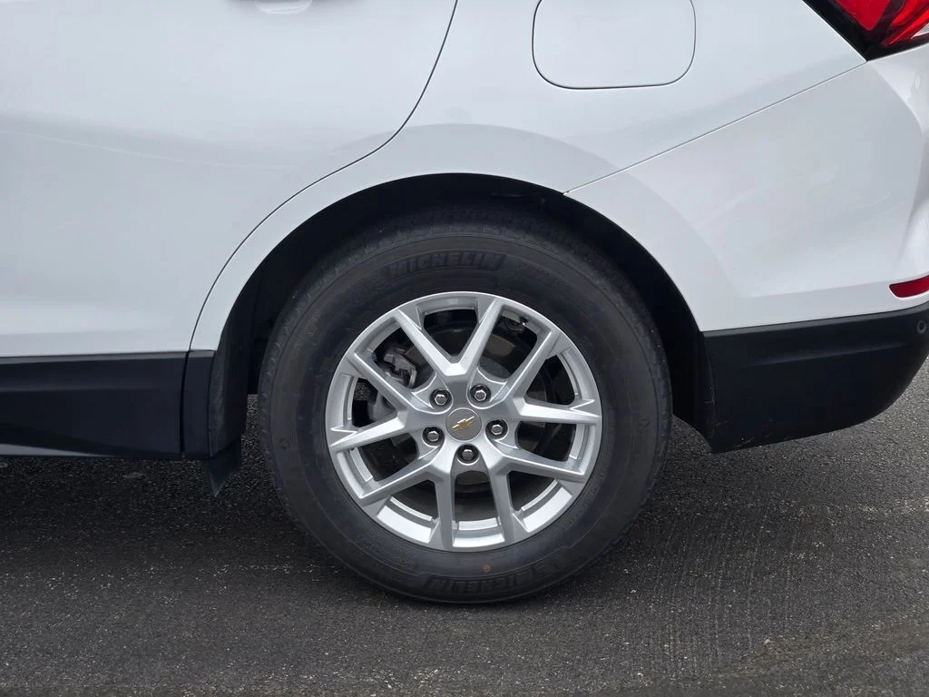 Used 2024 Summit White Chevrolet LT image 15