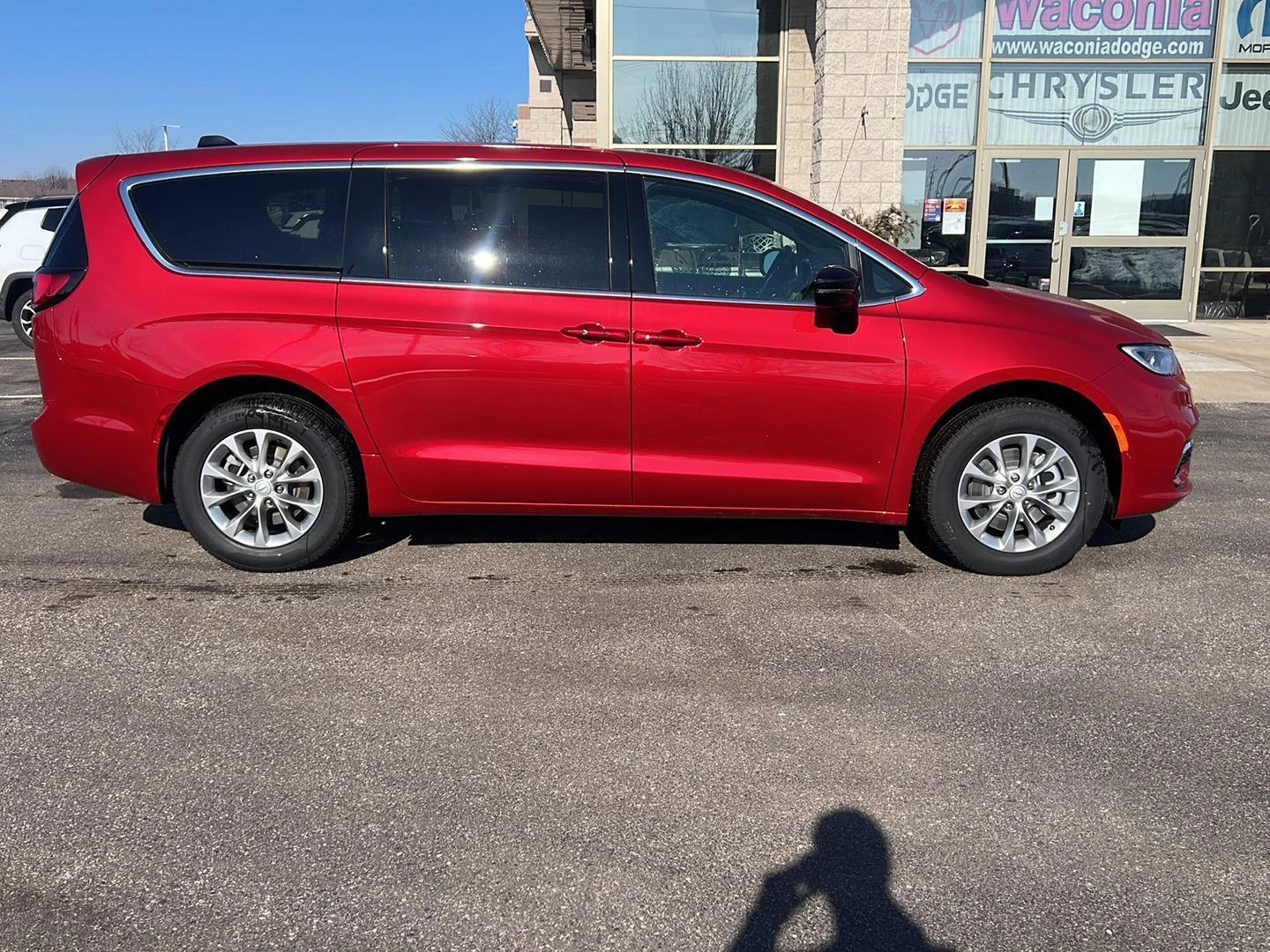 New 2026 Red Hot Pearl-Coat Exterior Paint Chrysler Select image 8