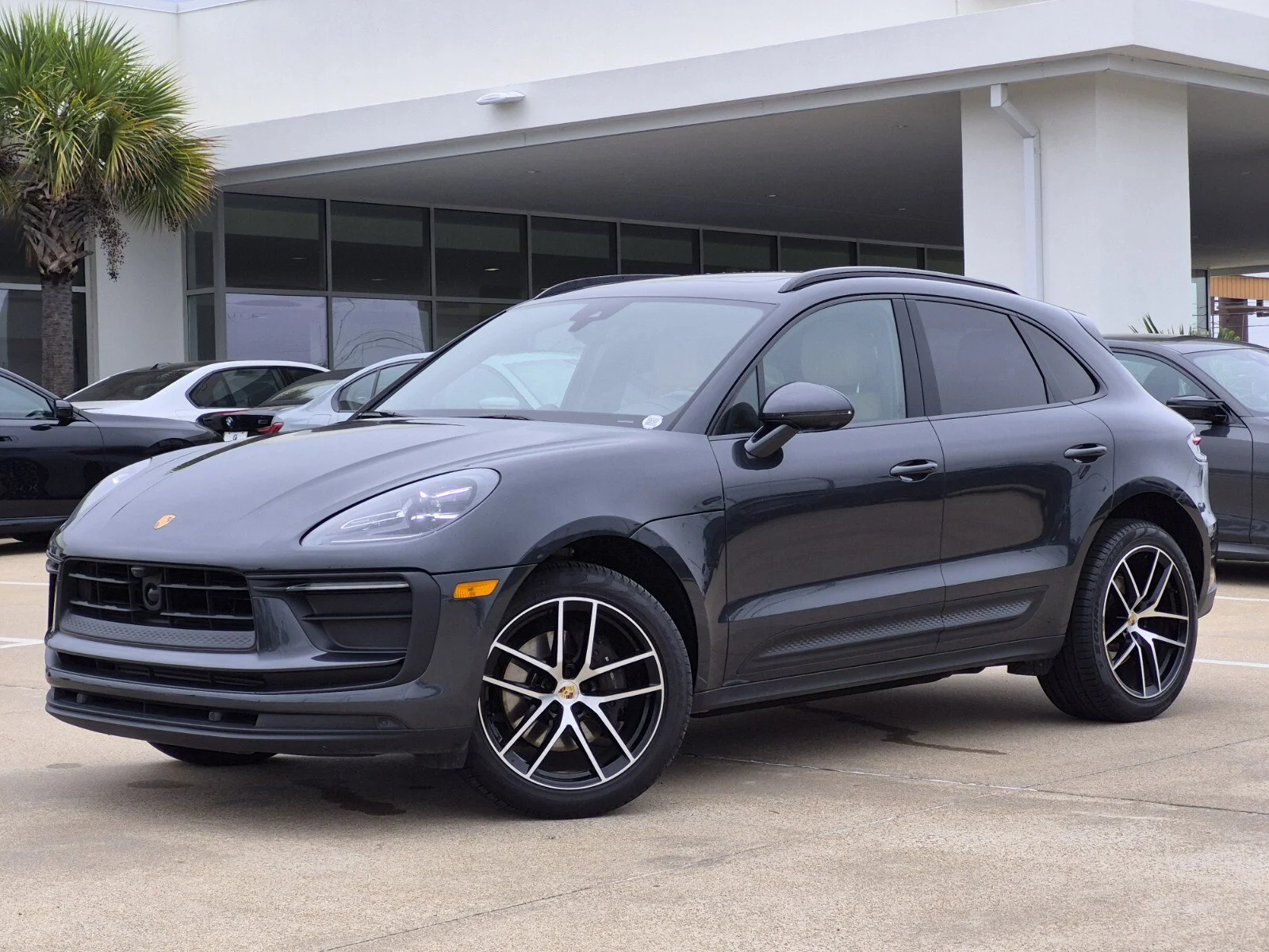 2024 Porsche Macan T's photo