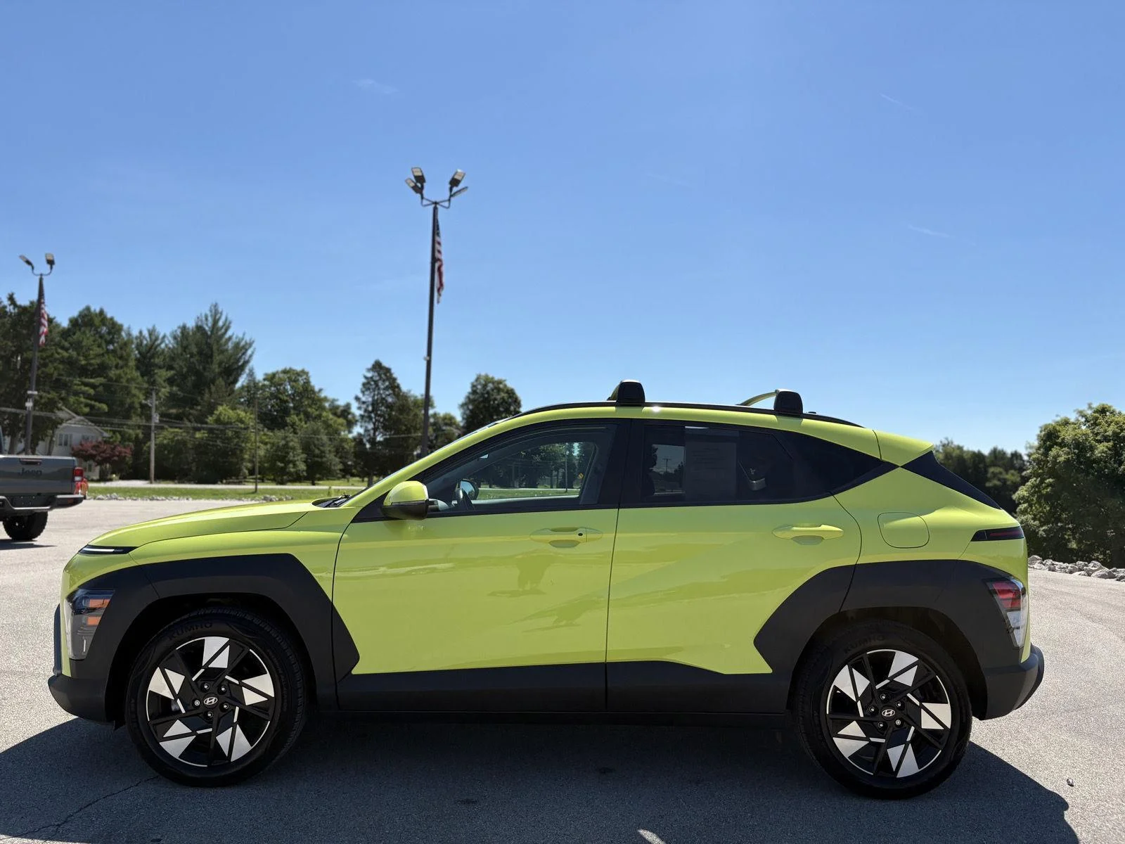 Used 2024 NEOTERIC YELLOW HYUNDAI SEL FWD image 17