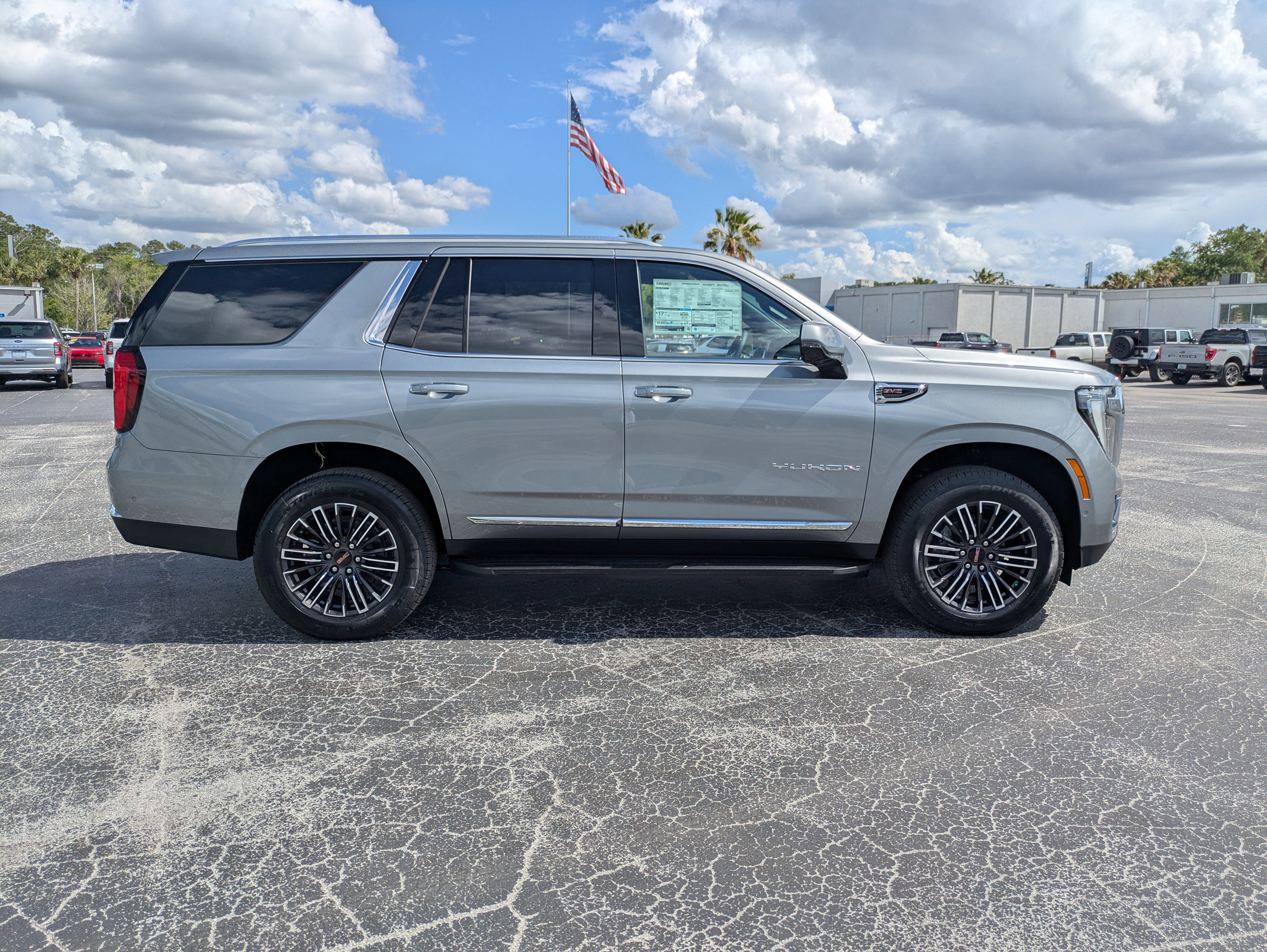 View vehicle photo 3