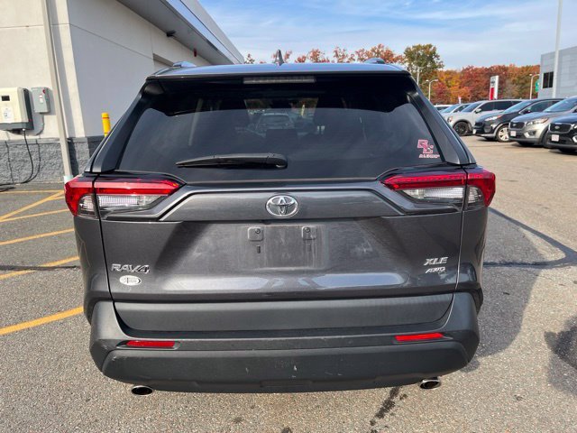 Used 2020 Gray Toyota XLE image 4
