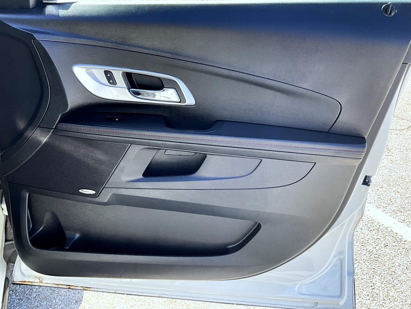 Used 2013 White Chevrolet LTZ image 18