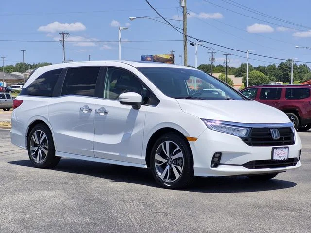 Used 2023 Platinum White Pearl Honda Touring image 1