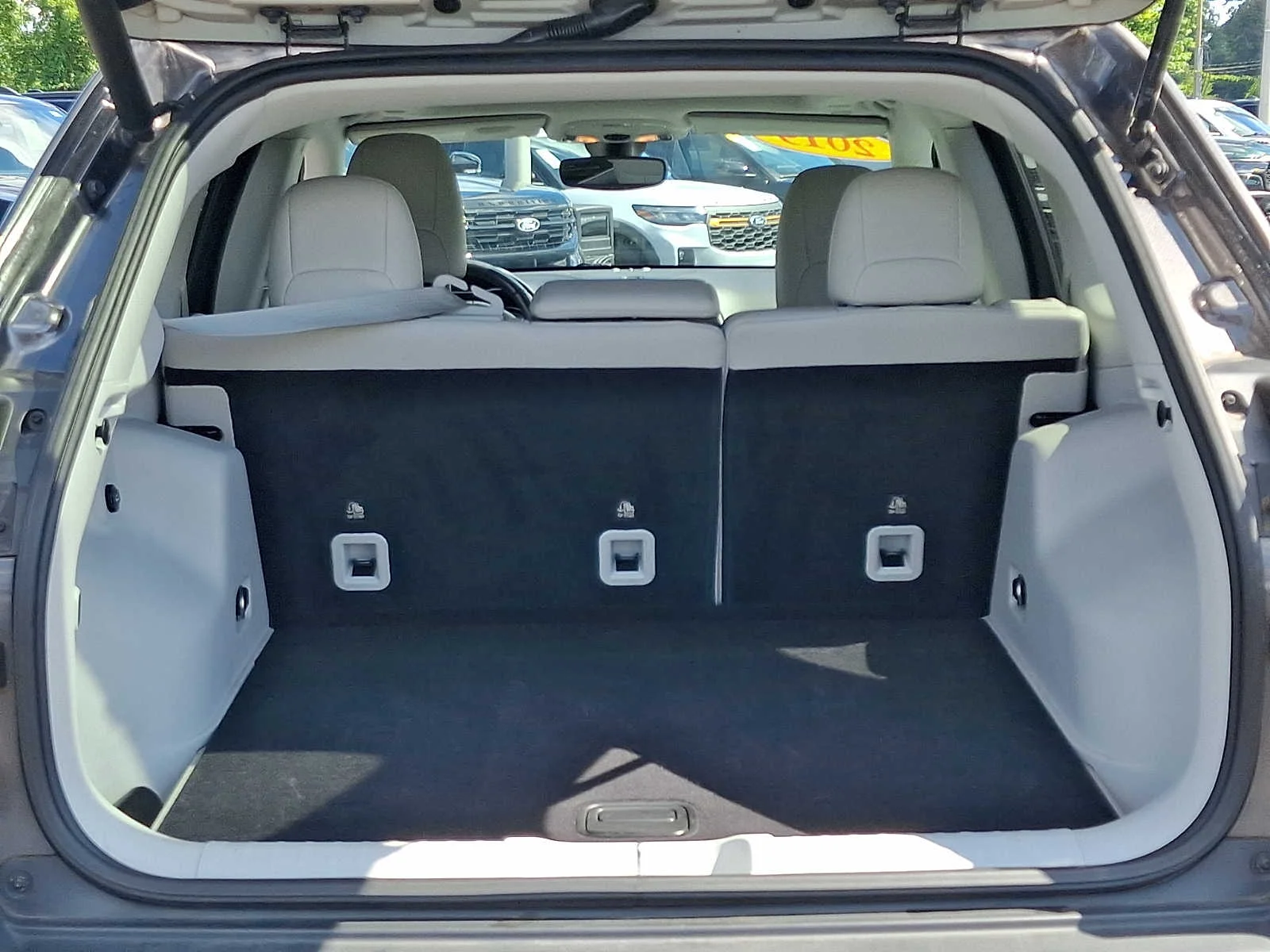 Used 2019 Granite Crystal Clearcoat Metallic Jeep Limited image 28