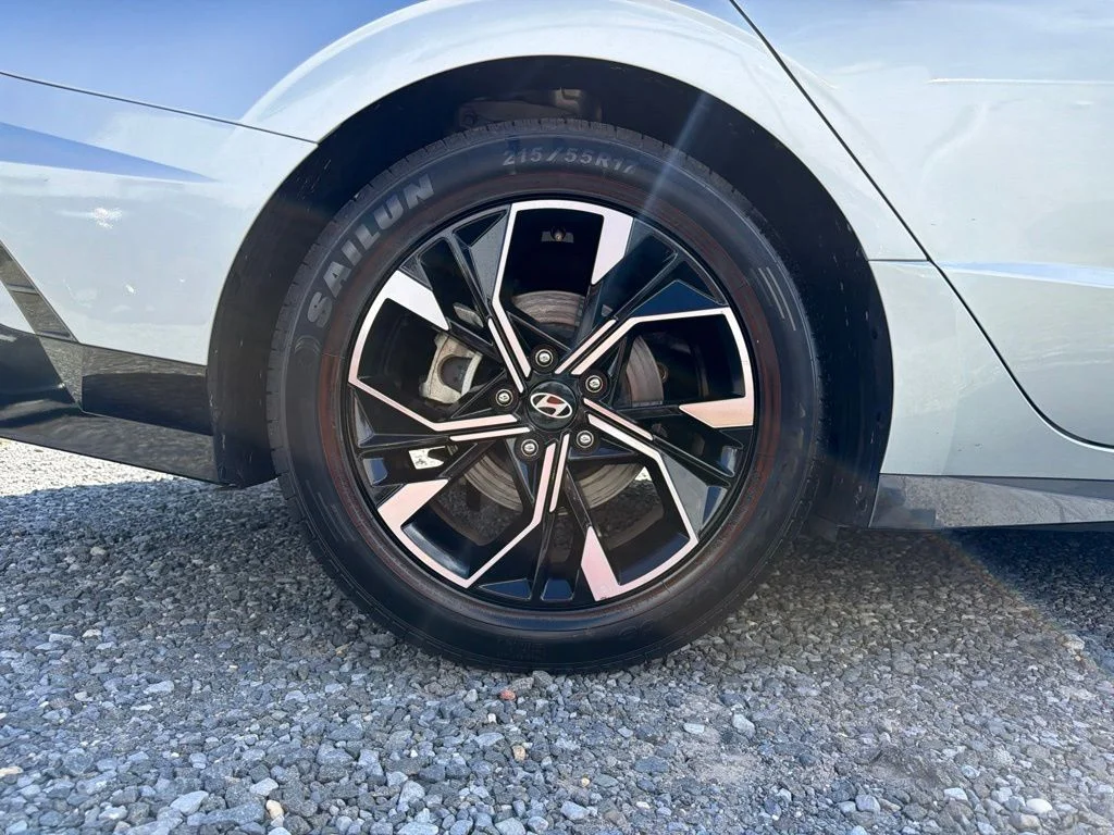 Used 2024 Silver Hyundai SEL image 12