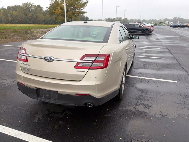 Used 2017 White Gold Metallic Ford SE image 9