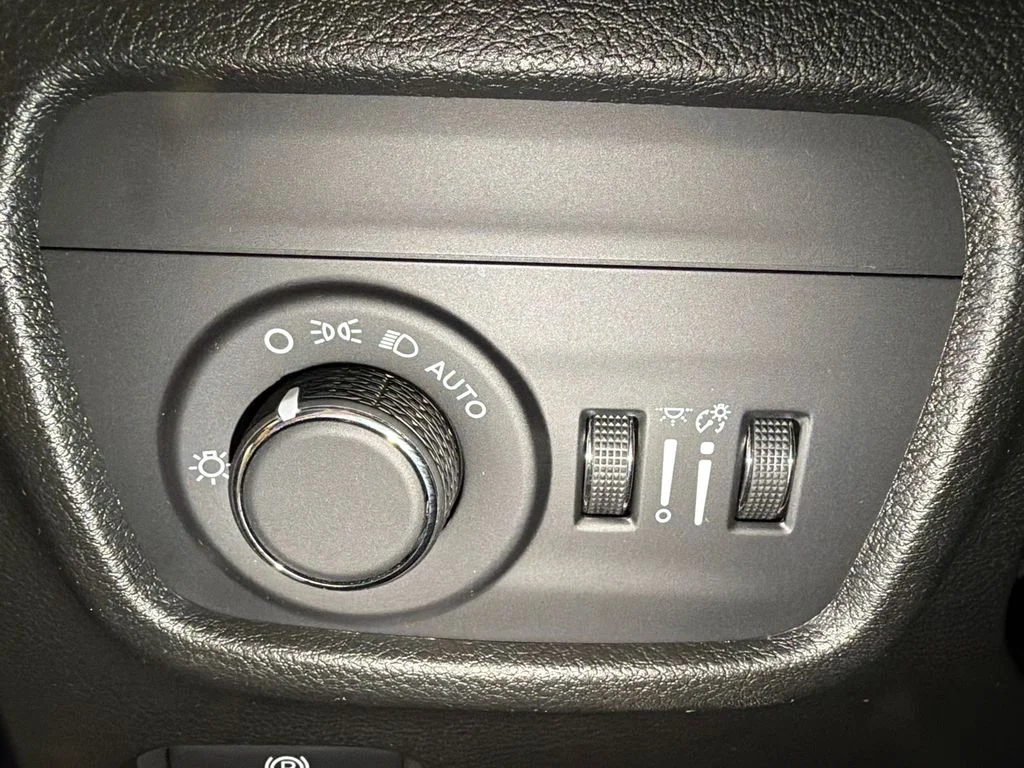 Certified Used 2025 Velvet Red Pearlcoat Jeep Altitude image 17
