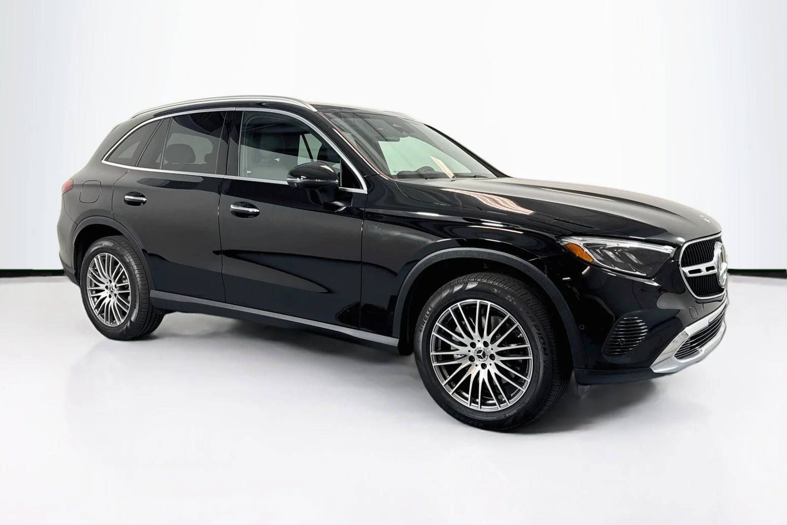 Used 2024 Obsidian Black Metallic Mercedes-Benz GLC 300 image 3