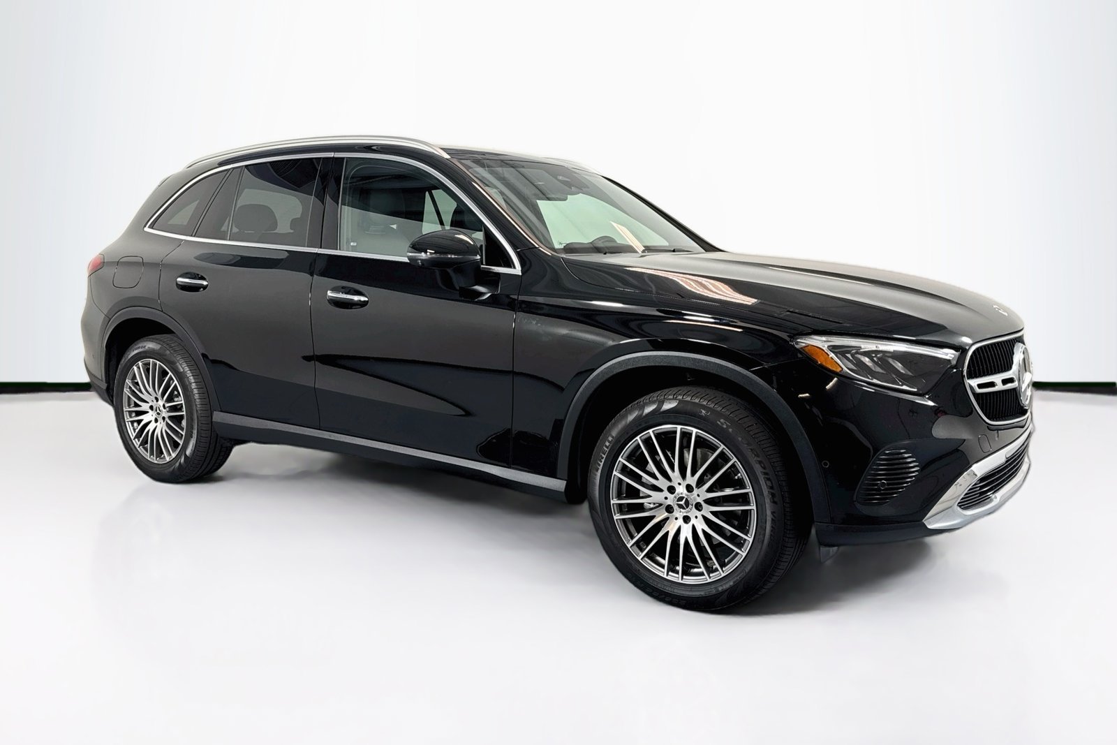 Used 2024 Obsidian Black Metallic Mercedes-Benz GLC 300 image 3
